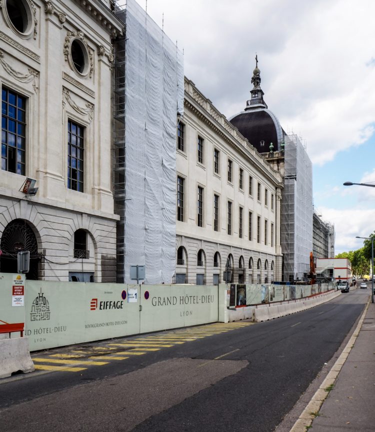 Histoire de l Hôtel Dieu de Lyon 900 ans de passions autour de la